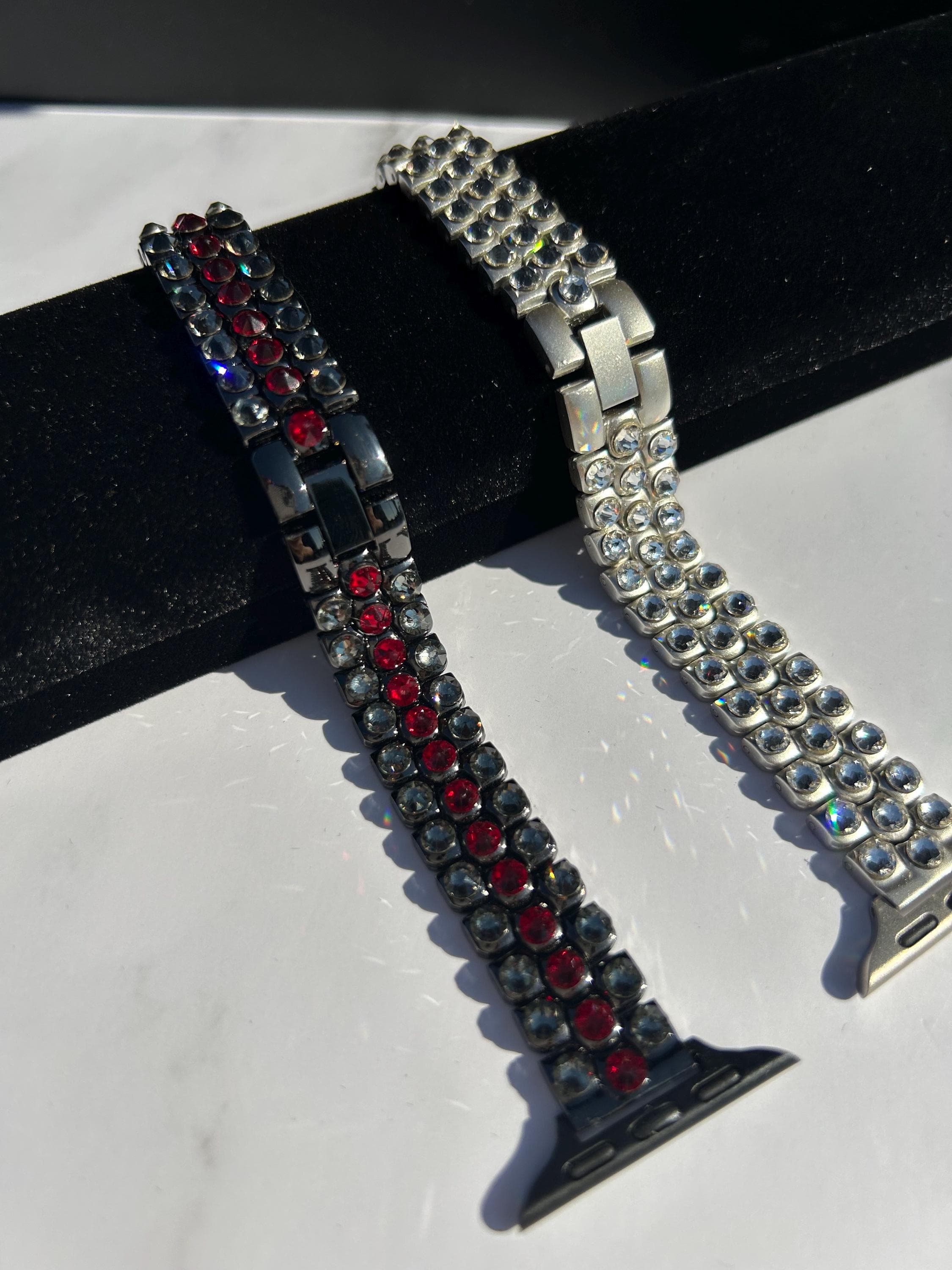 Metal bracelet for Apple and Samsung